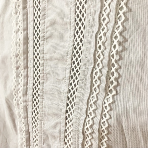 Banana Republic Factory Lace Accent Striped Sleeveless Crewneck Cotton Blouse - Picture 5 of 9